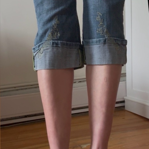 Y2K Point Zero Capri Jeans | Mid-Rise | Embroidered Cuffs - Picture 3 of 7